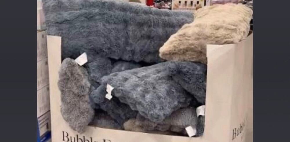 Jumbo Sizing: It measures 30 inches wide by 48 inches long